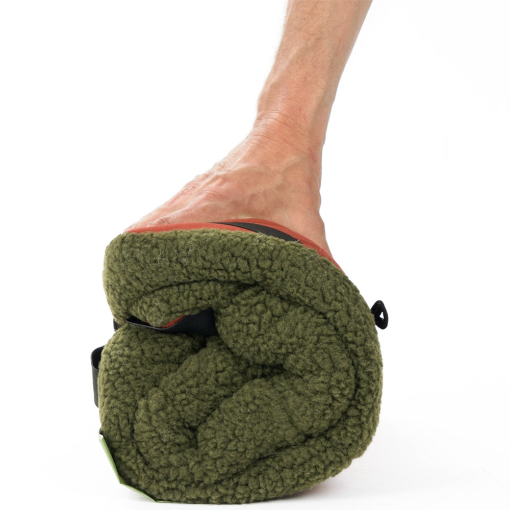 OUTDOOR CONNECTION FLEECY DOG MAT